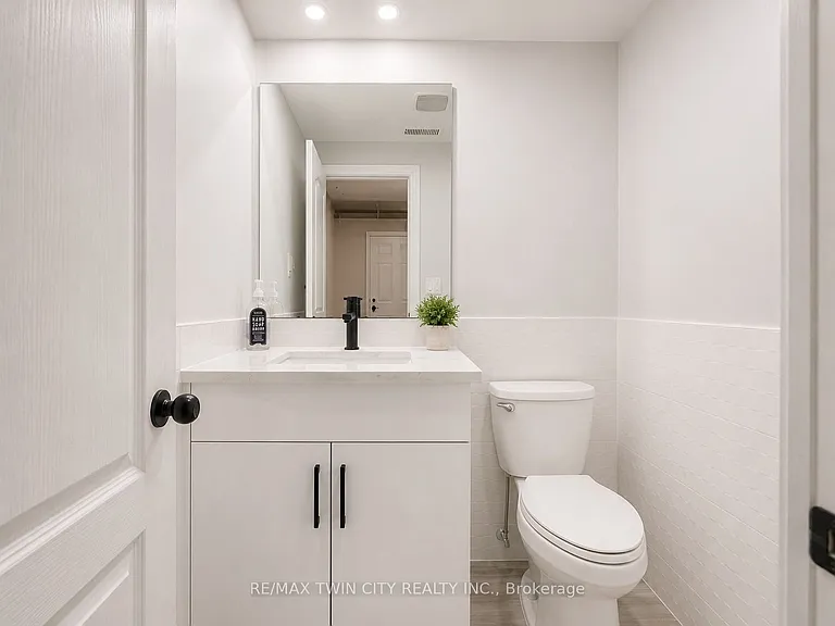212 Colton Cir — Photo 16