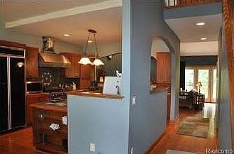 4th image of 40 Burdick Woods Ct #1