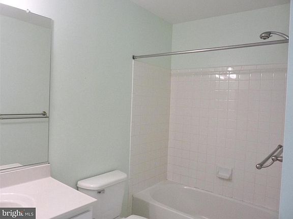 3rd image of 116 Creekmont Ct