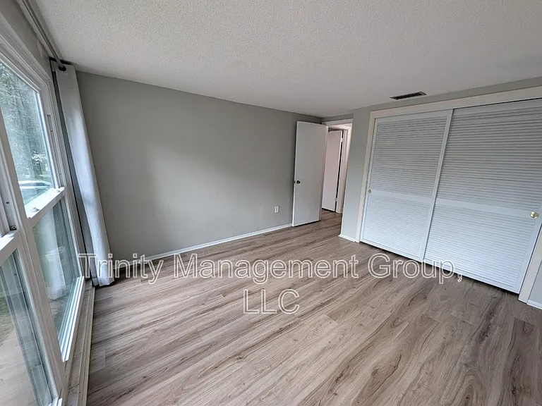 8605 Wagon Wheel Ln — Photo 17