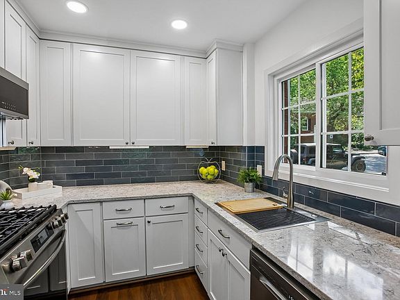 2nd image of 1617 Fitzgerald Ln