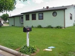 225 Surrey Ln, Greenville, OH 45331
