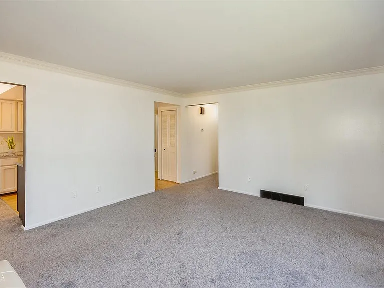 32 Meadow Wood Dr — Photo 7