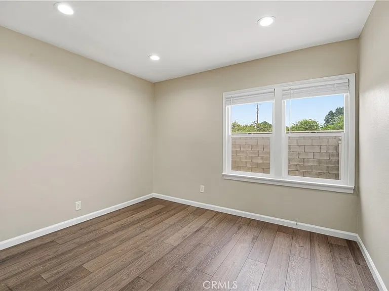 7620 Variel Ave — Photo 27