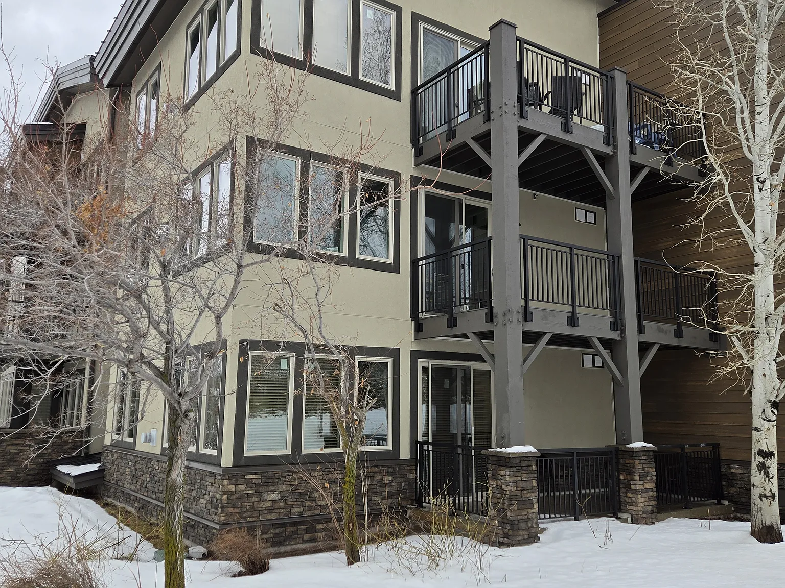 2 bed, 1050 sqft, $2,950 — Photo 1