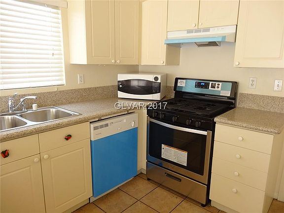 3rd image of 8413 Clear Ave