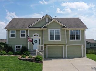 8811 NE 117th Ter, Kansas City, MO 64157