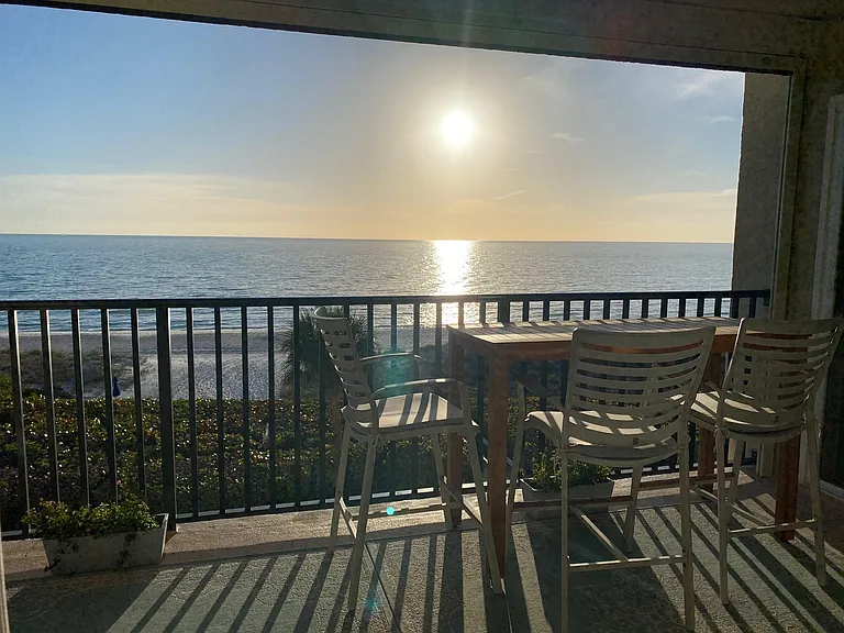 2675 Gulf Of Mexico Dr #302 — Photo 1