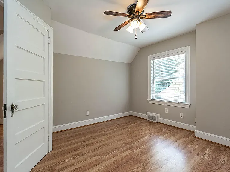 205 Delway St #B — Photo 9