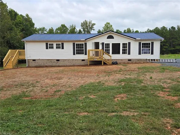 300 Robbins Ln, Lexington, NC 27292