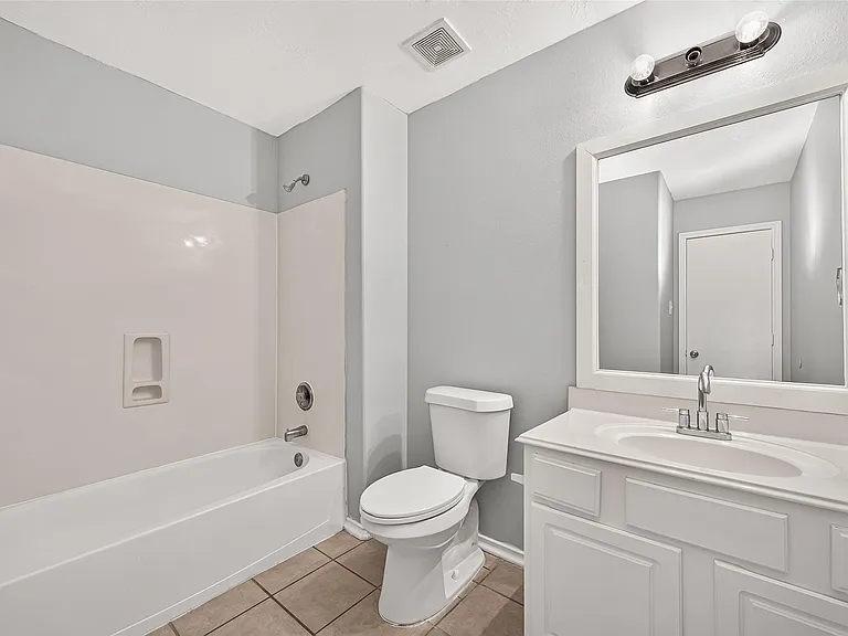 19451 Nasworthy Dr — Photo 39