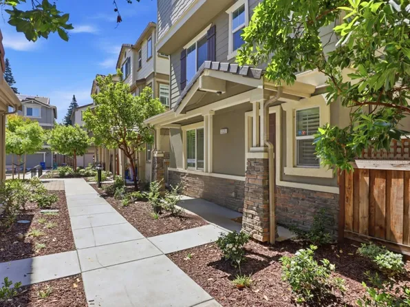 2220 Rosenblatt St, Hayward, CA 94544