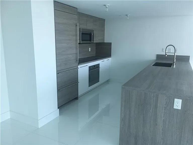 400 Sunny Isles Blvd #15 — Photo 5