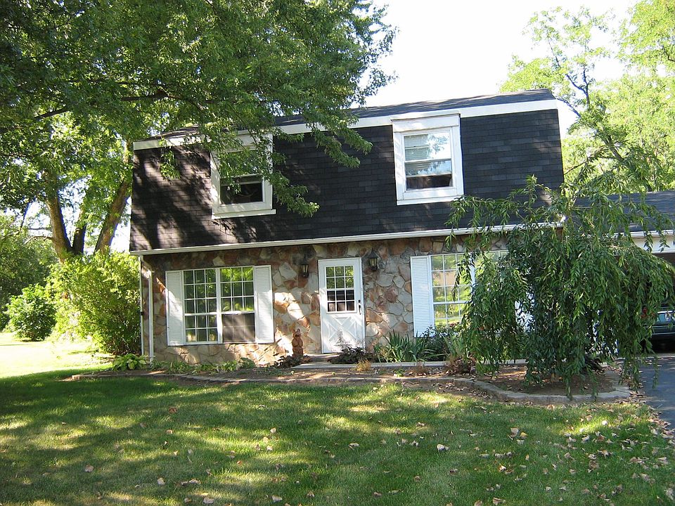 213 E Furbee