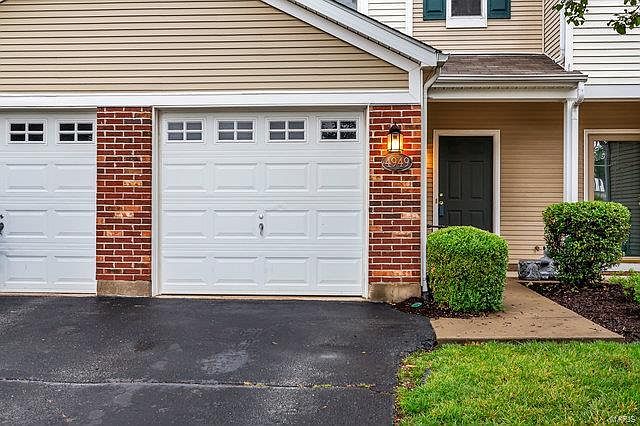 1st image of 4949 Heritage Heights Cir