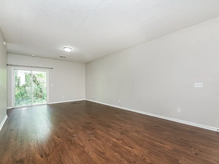 7911 Melvin Rd — Photo 5