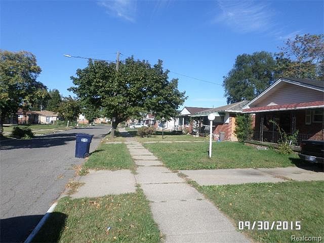 2nd image of 495 Lenoir Ave