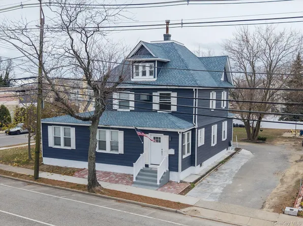 41 Atlantic Avenue, Freeport, NY 11520