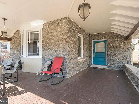 5th image of 6333 Woodbine Ave