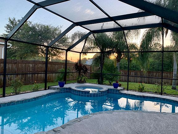 3rd image of 2949 Palisades Dr SE