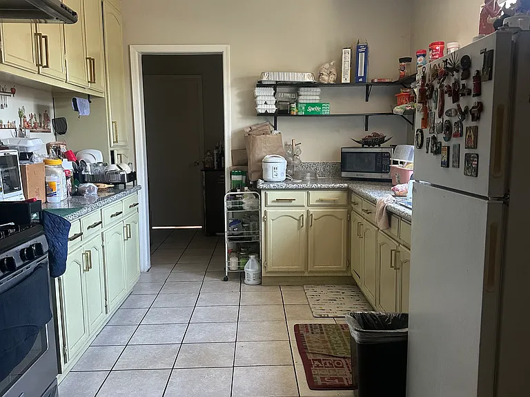 114 E Saxon Ave — Photo 7
