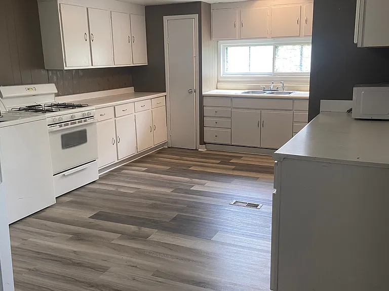 415 & 417 W Ganson St — Photo 3
