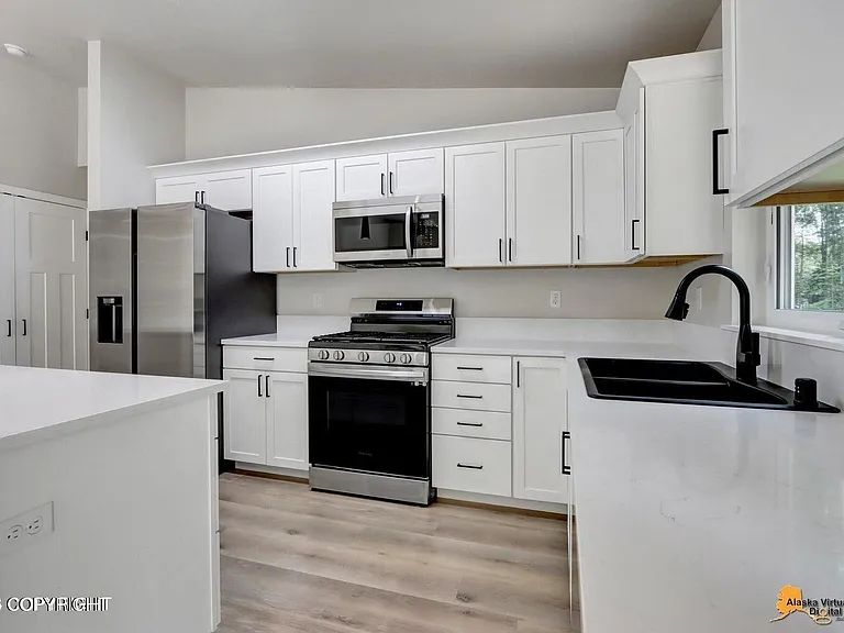 4251 W Ose St — Photo 8
