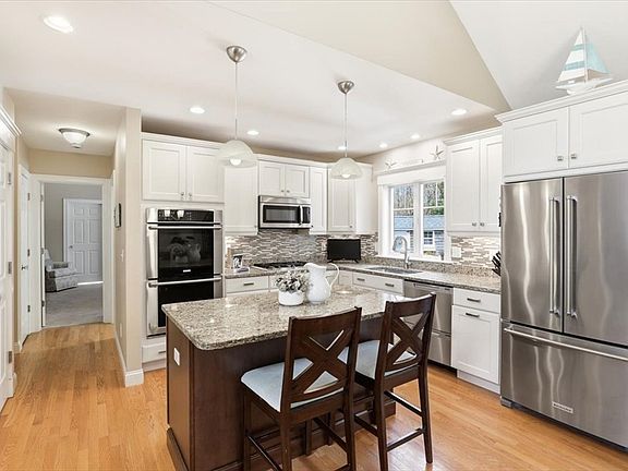5th image of 140 Pheasant Hill Cir