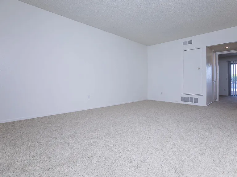 Belinda Apartment Homes — Photo 31