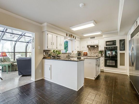 3rd image of 348 Lakeland Dr