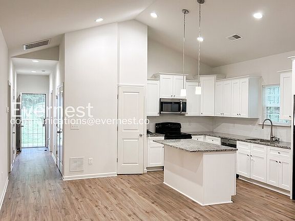 3rd image of 2633 Hemphill St