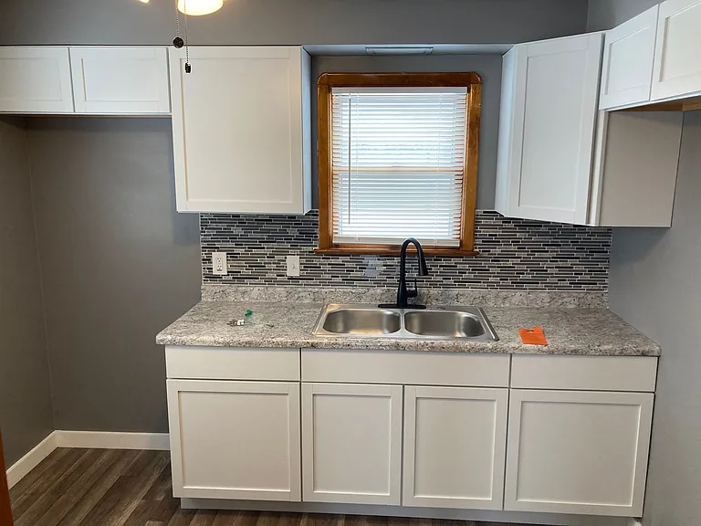 6099 Ridge Rd — Photo 7