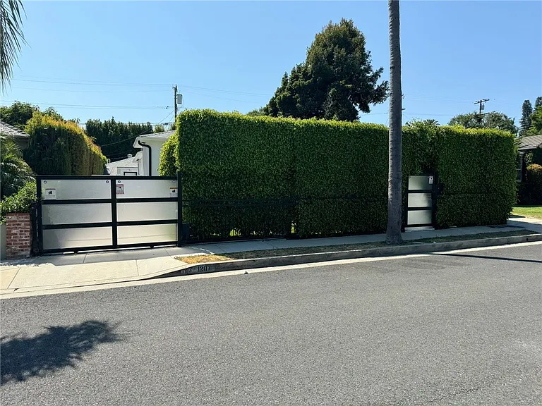 1207 Greenacre Ave — Photo 39