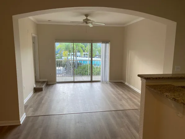 1304 High Hammock Dr APT 204, Tampa, FL 33619