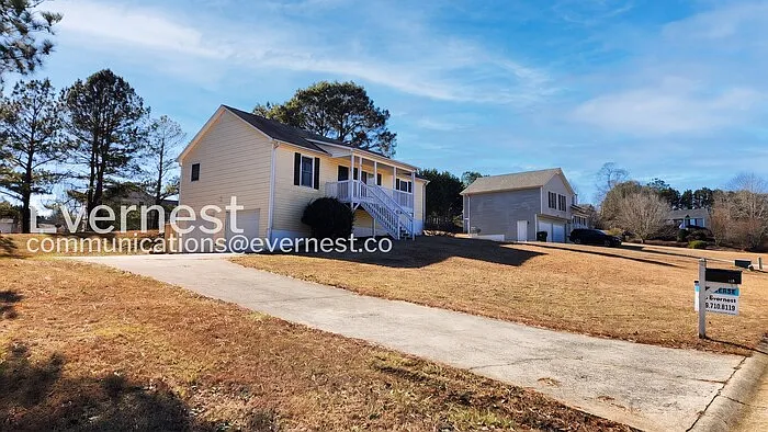 345 Bomar Ln — Photo 2