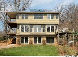 90 Old Cove Rd, Black Mountain, NC 28711