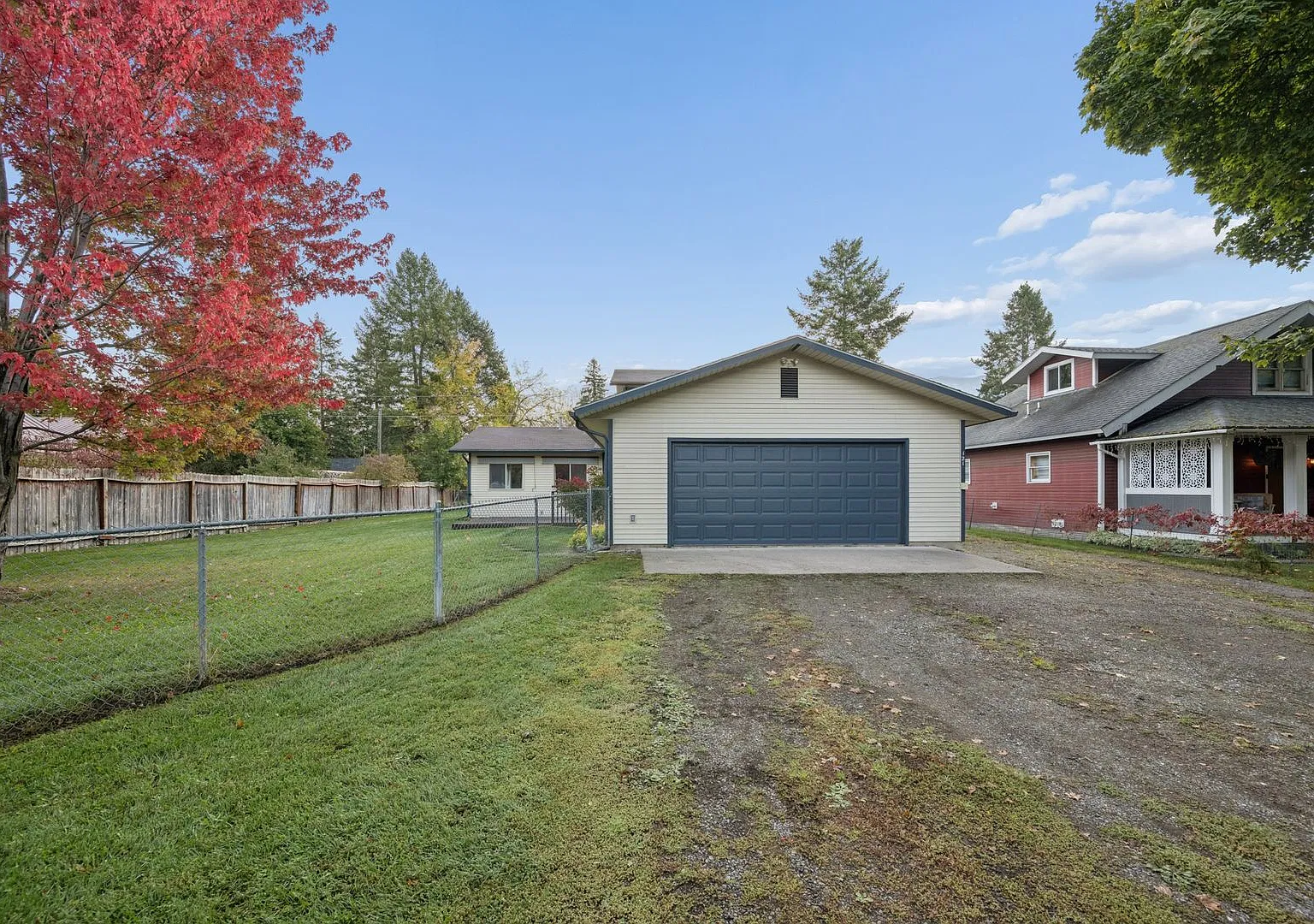 Charming 3-Bedroom Home Near Downtown Columbia Falls $2,600/Month — Photo 4