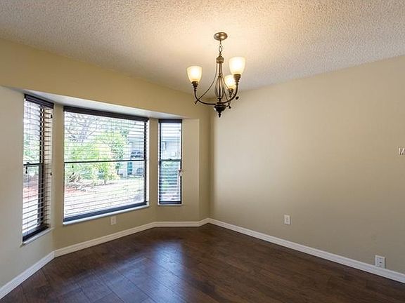 3rd image of 1939 Sandalwood Pl