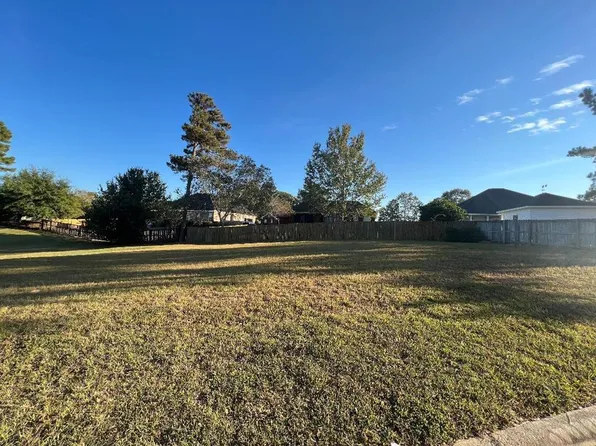 117 Mulberry Ln, Headland, AL 36345