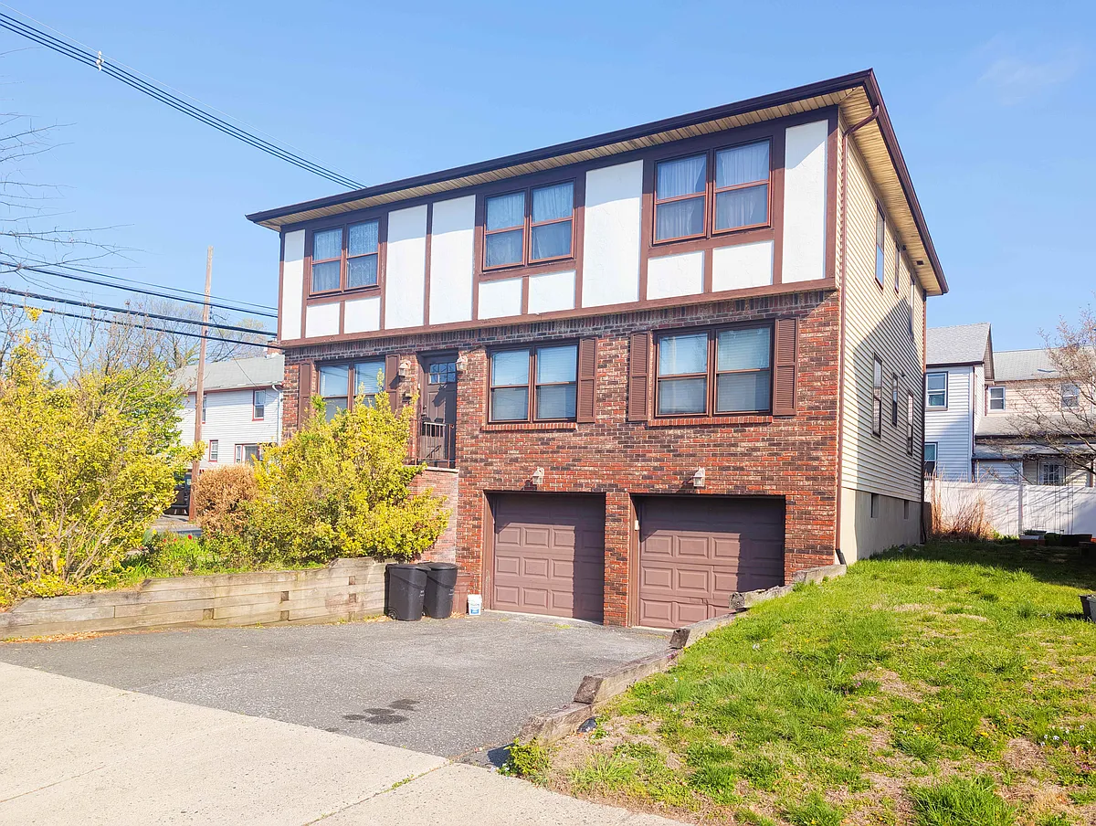 Driveway - 39 Church St #A