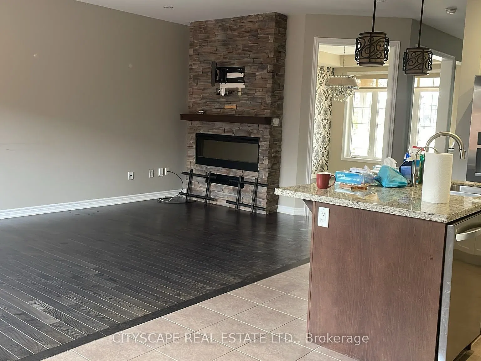 3 bed, $3,900 — Photo 1