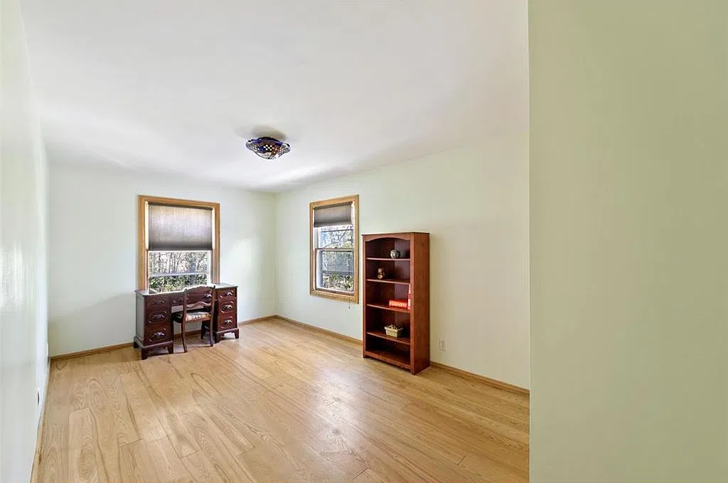 6 bed, $3,300 — Photo 1