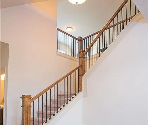 5th image of 607 Castlestone Dr