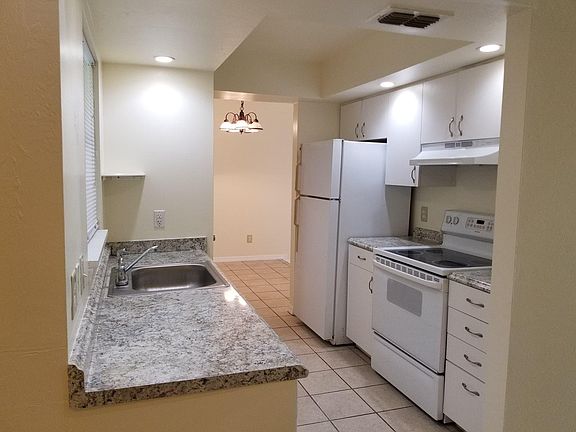 2nd image of 726 SE 11th Ave