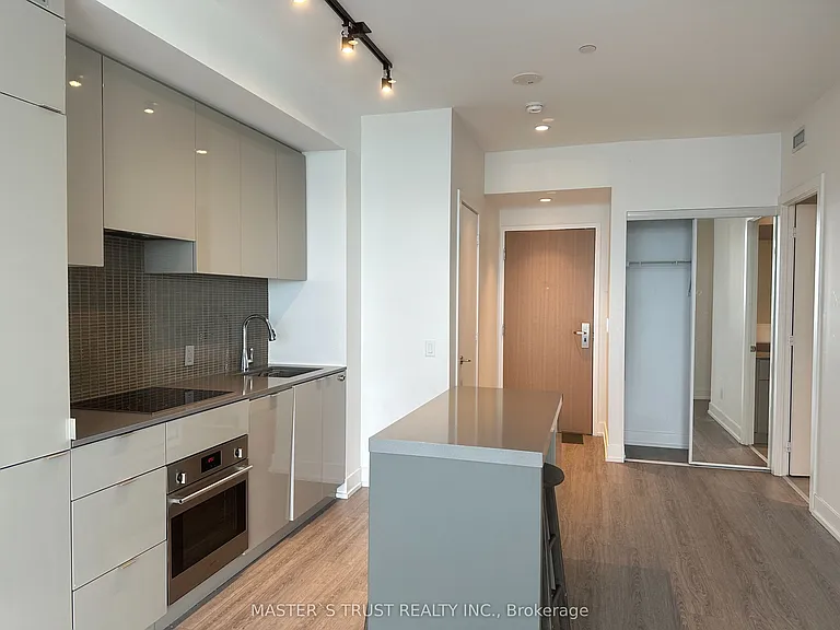 7 Grenville St #5806 — Photo 1