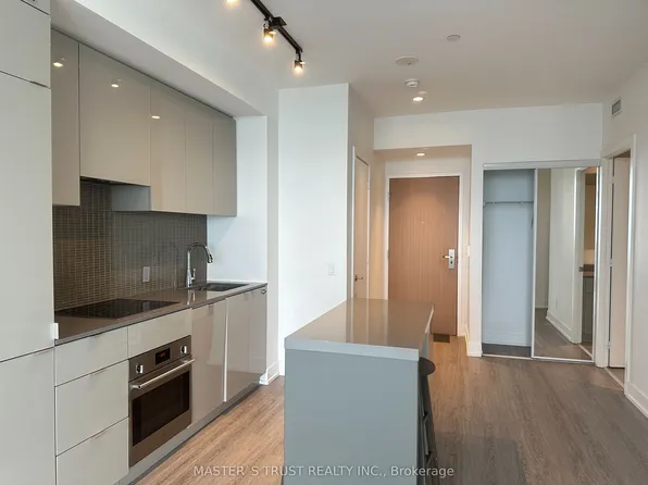 7 Grenville St, Toronto, ON