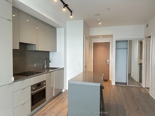 7 Grenville St #5806 Photo 1