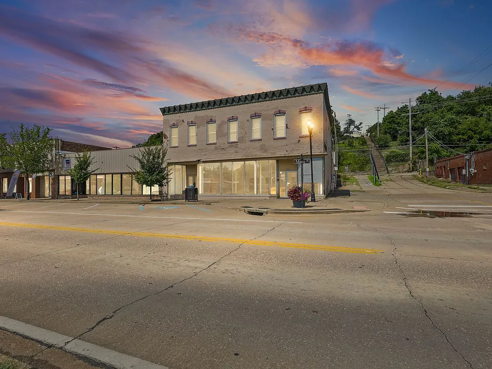 200 S Main St #2F