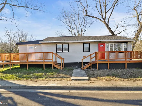 2 N Railroad Ave, Delmar, DE 19940