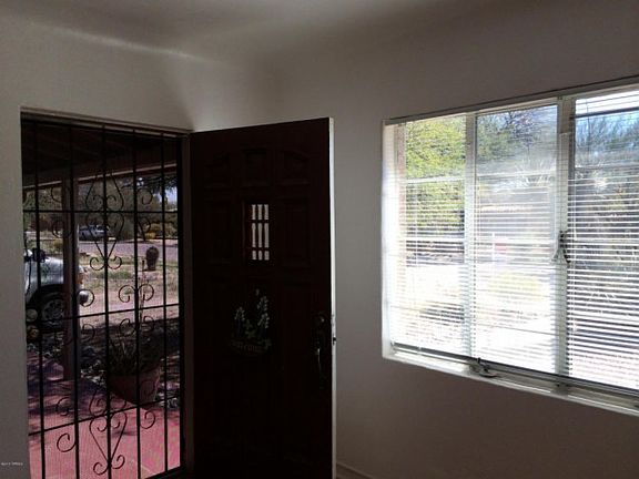 4th image of 2709 E Drachman St